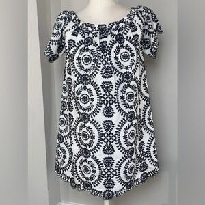 Enter's Shift Dress Size Med Black & White Embroidered scalloped knee length